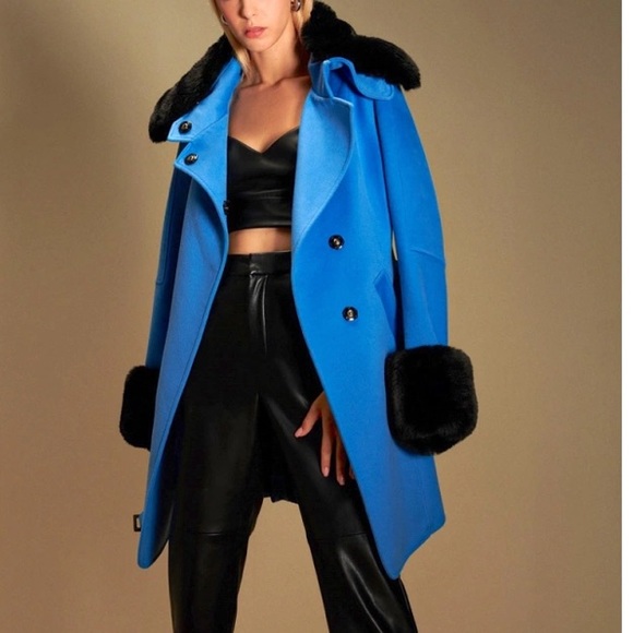 Fur Coat - Picture 1 of 4